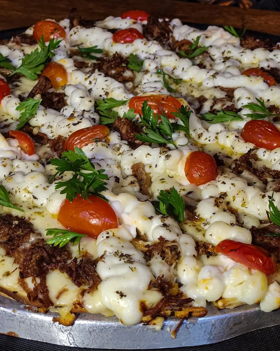 Pizza doce de chocolate com morango da Pizza Gyn