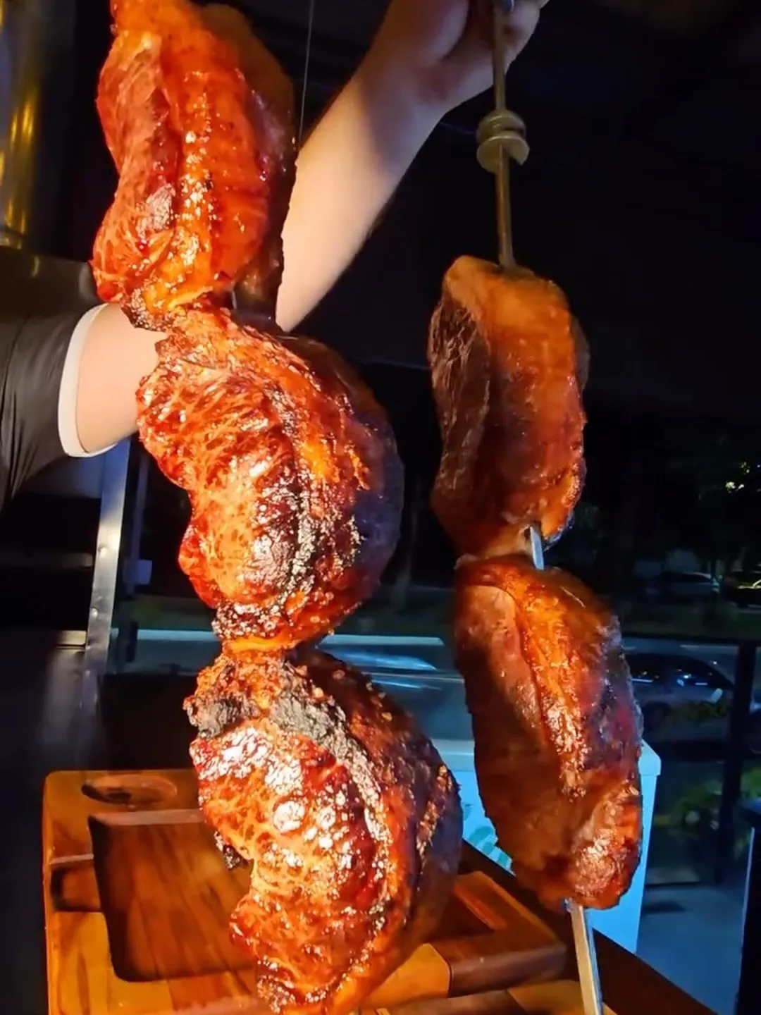 Espeto de frango grelhado na brasa